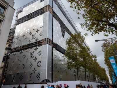 Façade de la boutique Louis Vuitton sur les Champs Elysées